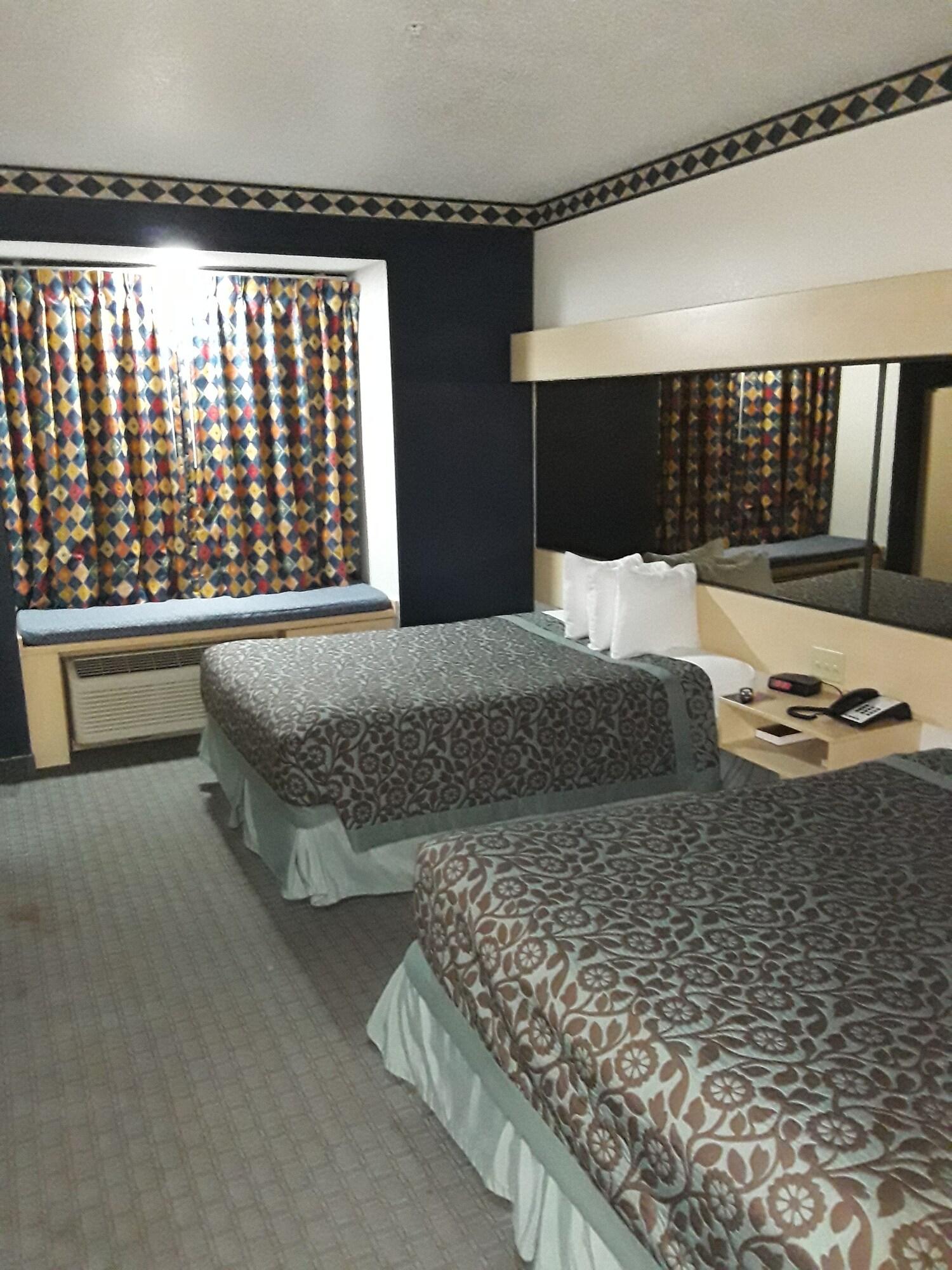 Days Inn & Suites By Wyndham Hutchinson Esterno foto