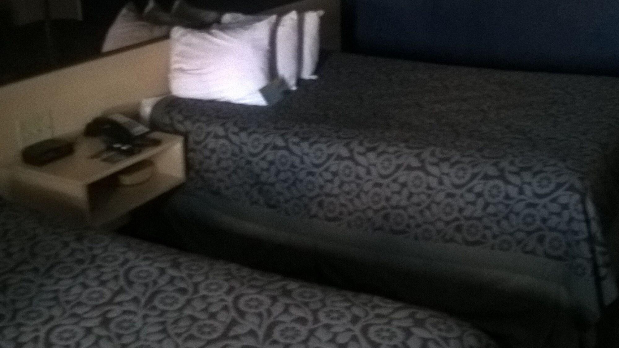 Days Inn & Suites By Wyndham Hutchinson Esterno foto